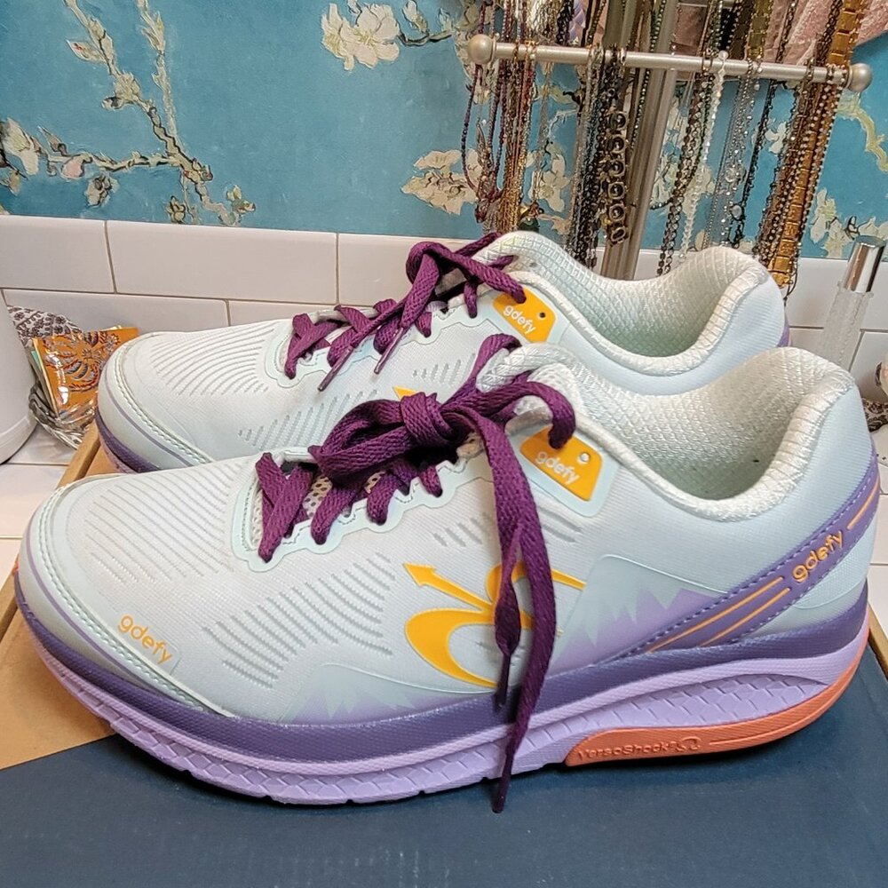 Gdefy Mighty Walk Sneakers